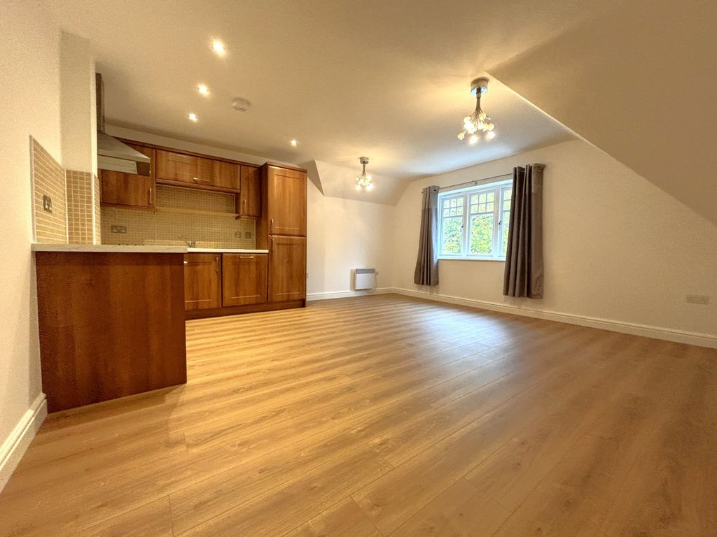 Property photo 3 of 8 Picture No. 15