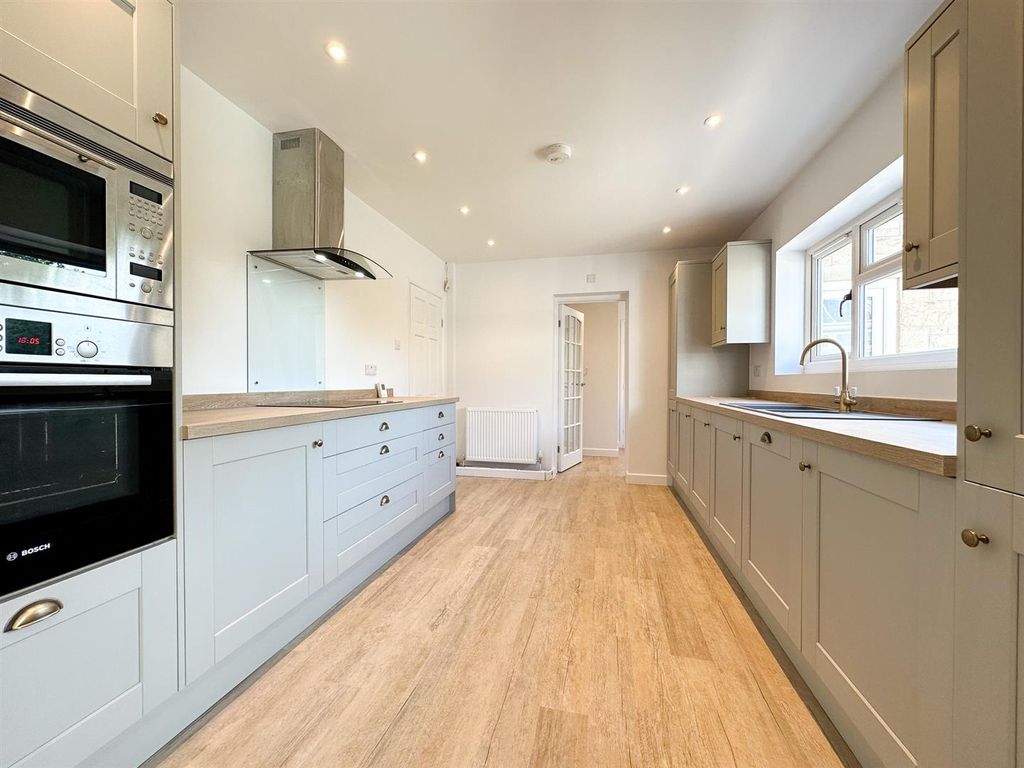 Property photo 2 of 23 Kitchen