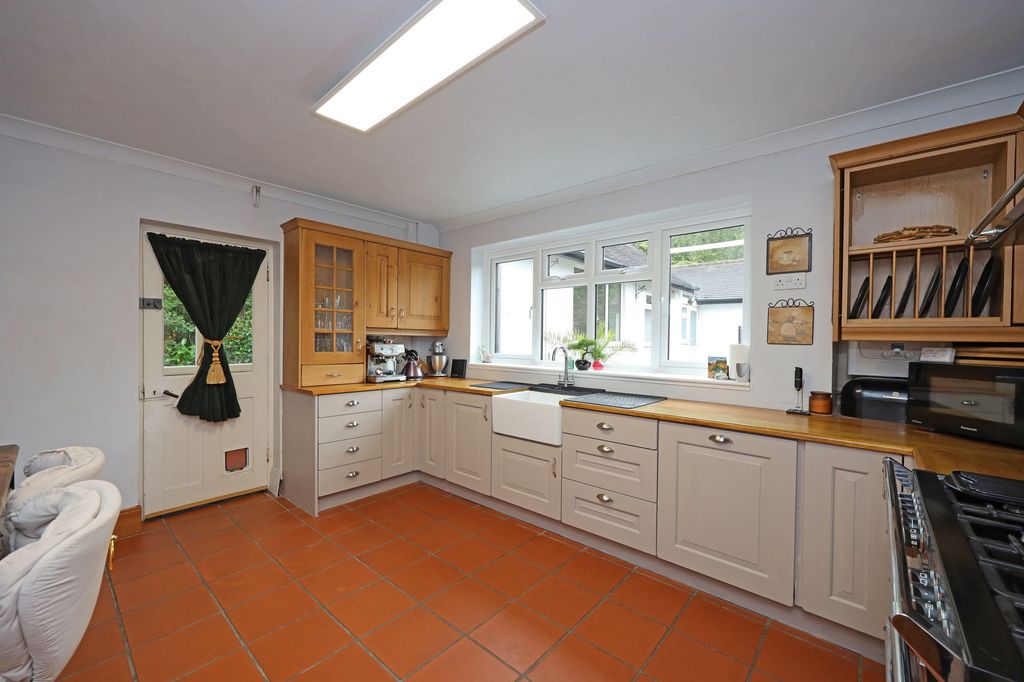 Property photo 3 of 35