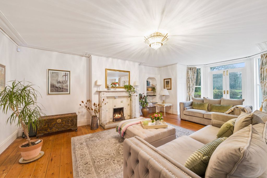 Property photo 2 of 51