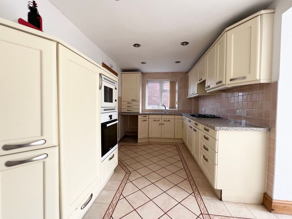 Property photo 3 of 26 Kitchen Diner