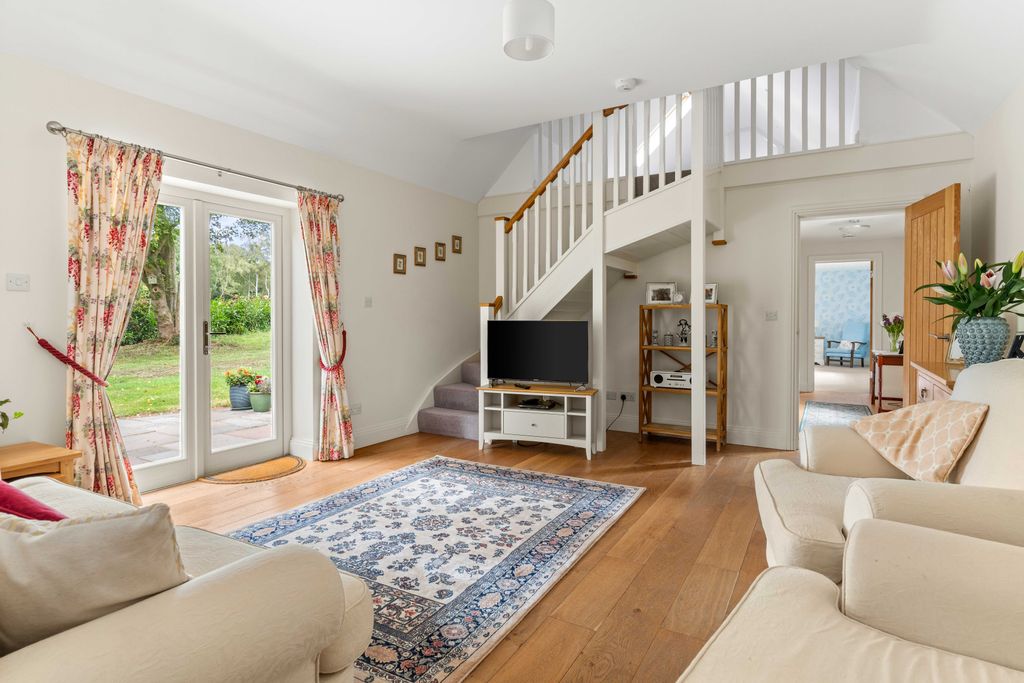 Property photo 2 of 12 Bradleysprings127