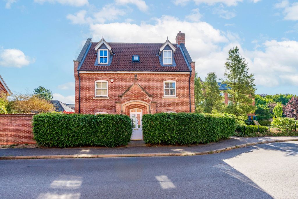 Property photo 1 of 28