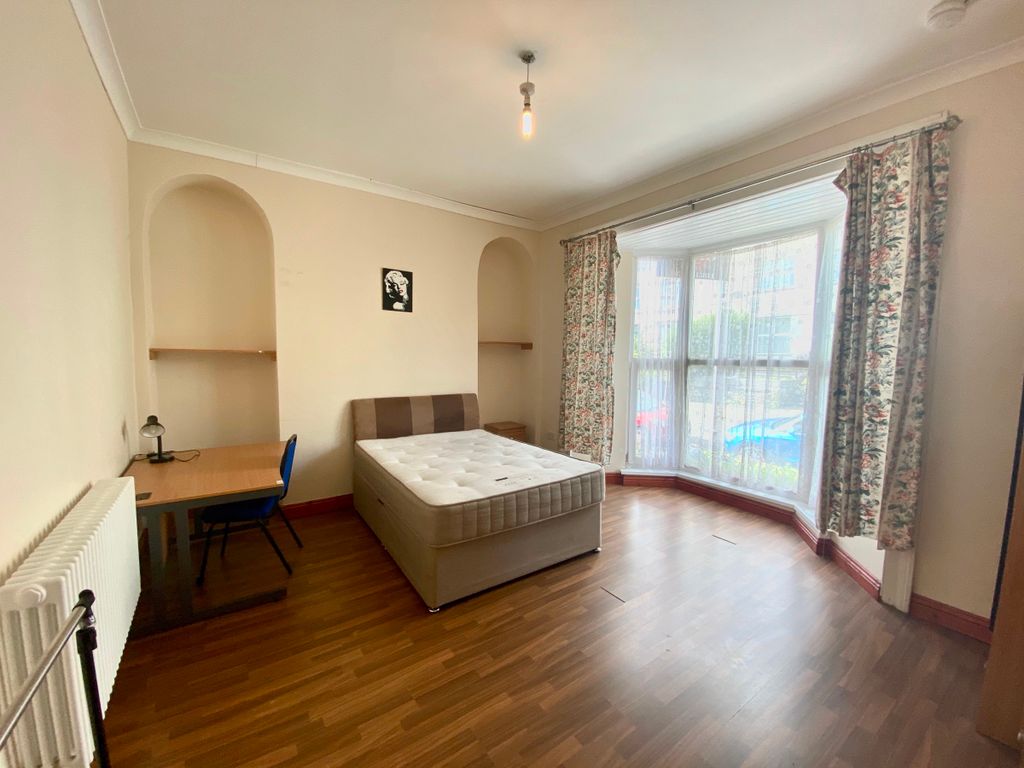 Property photo 2 of 29