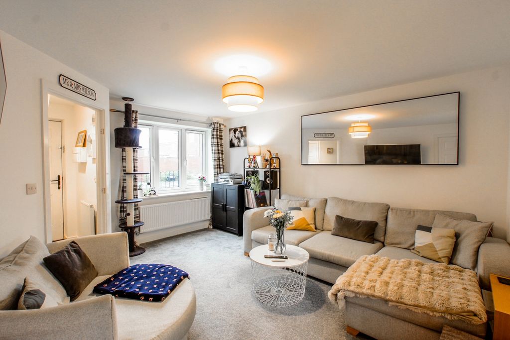 Property photo 2 of 15 Living Room