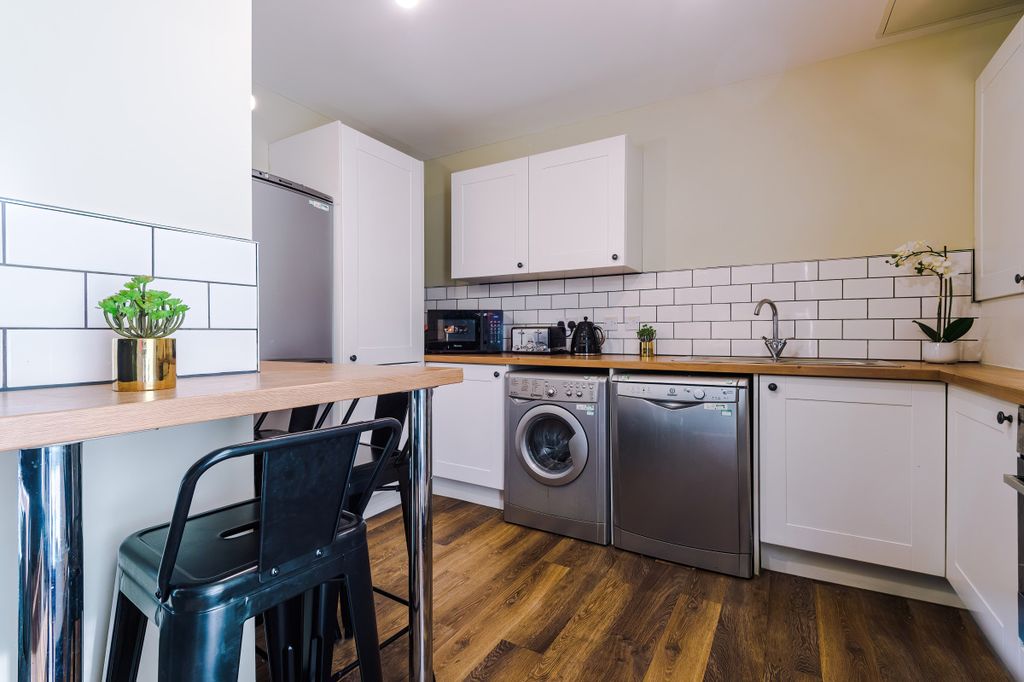 Property photo 3 of 10 Flat H, Hosiery, Kitchen 1