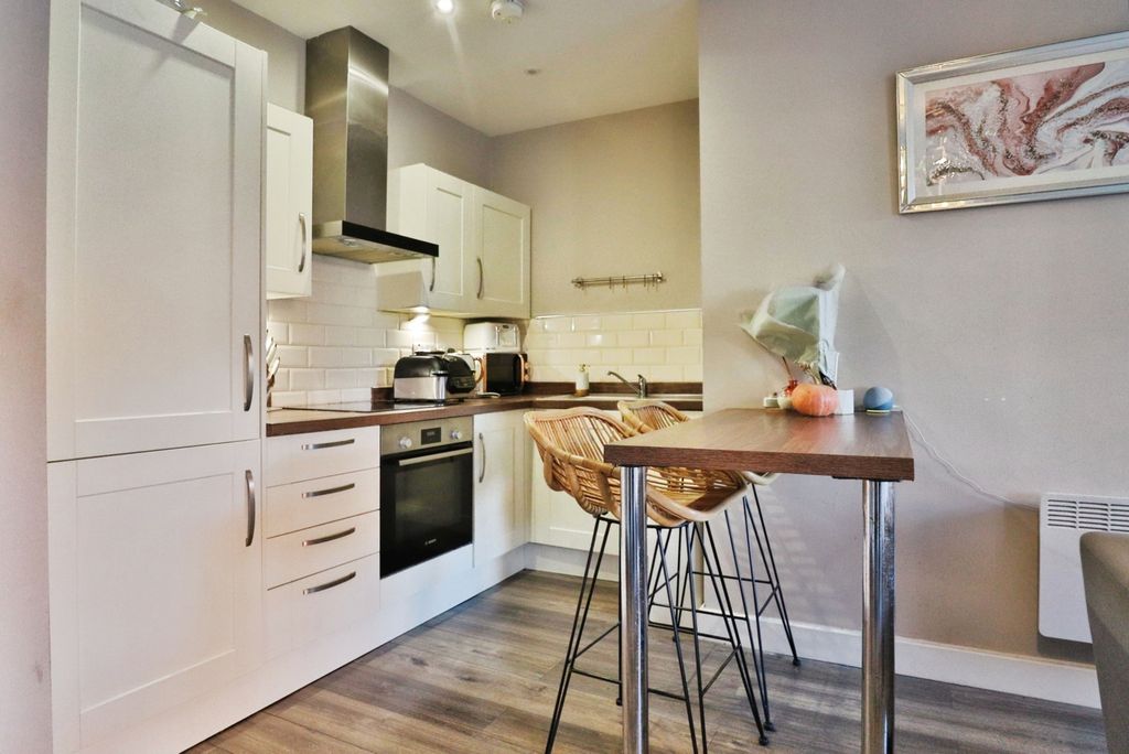 Property photo 2 of 14 Kitchen