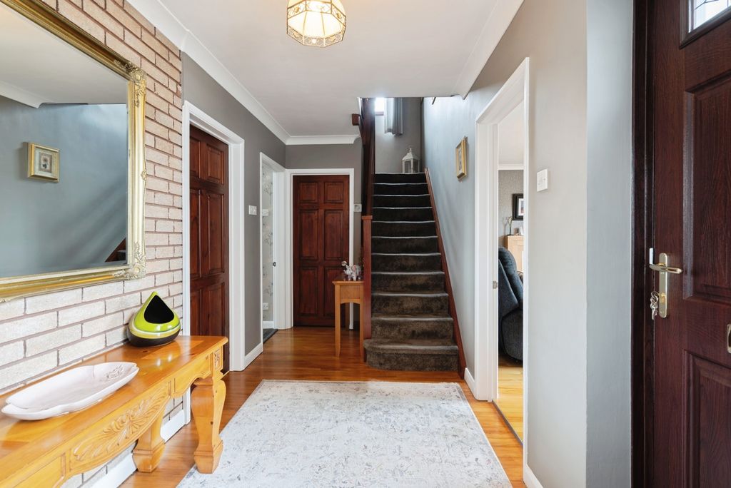 Property photo 2 of 21 Pbox-Img.Jpg