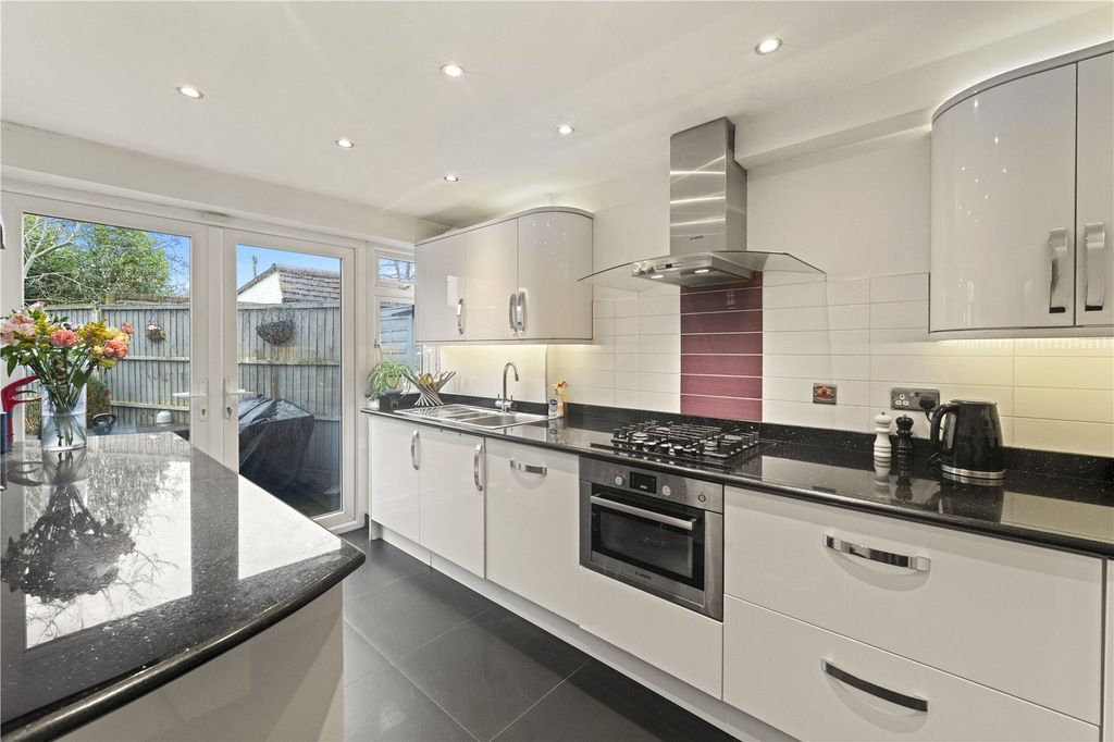 Property photo 3 of 8 Picture No. 09