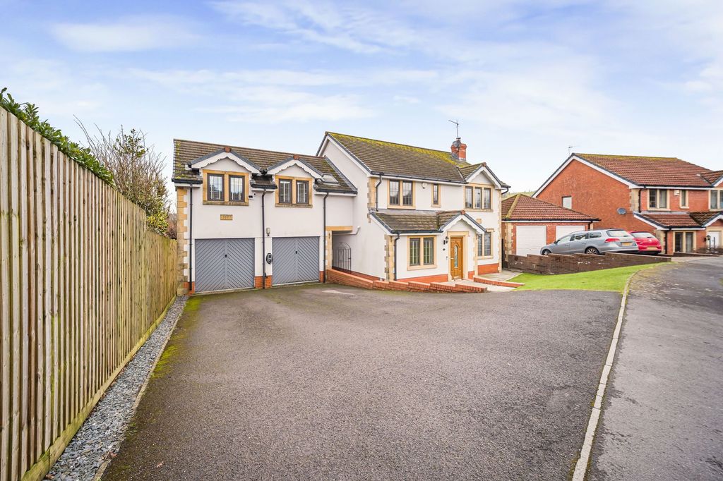 Property photo 3 of 39