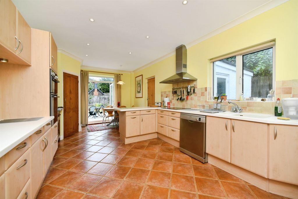 Property photo 3 of 24