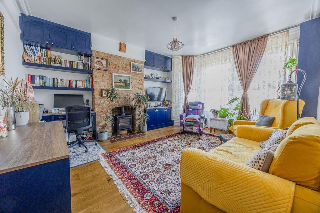 Property photo 3 of 22
