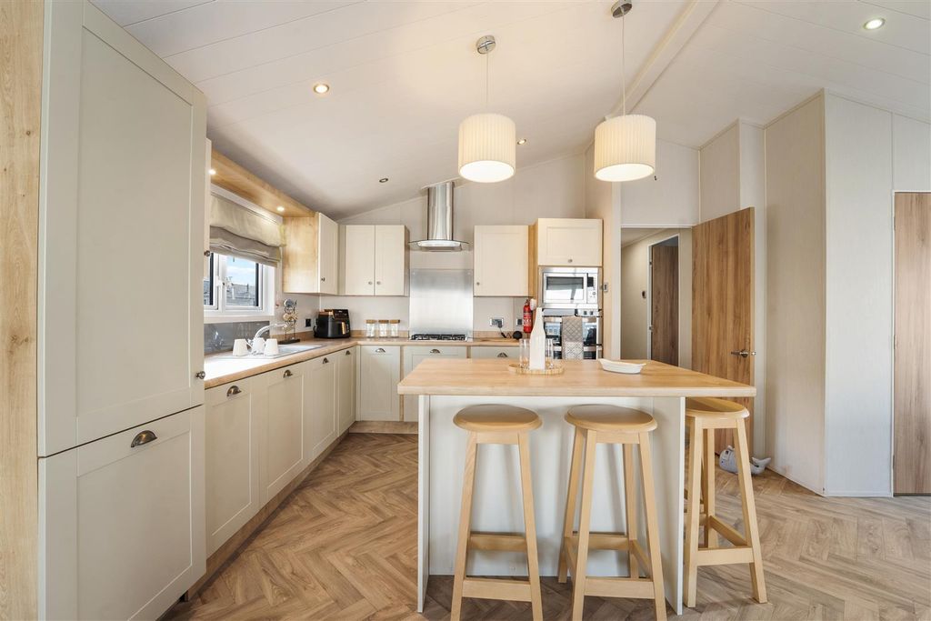 Property photo 3 of 27 Seaview Caravan Park_Dsc07915.Jpg