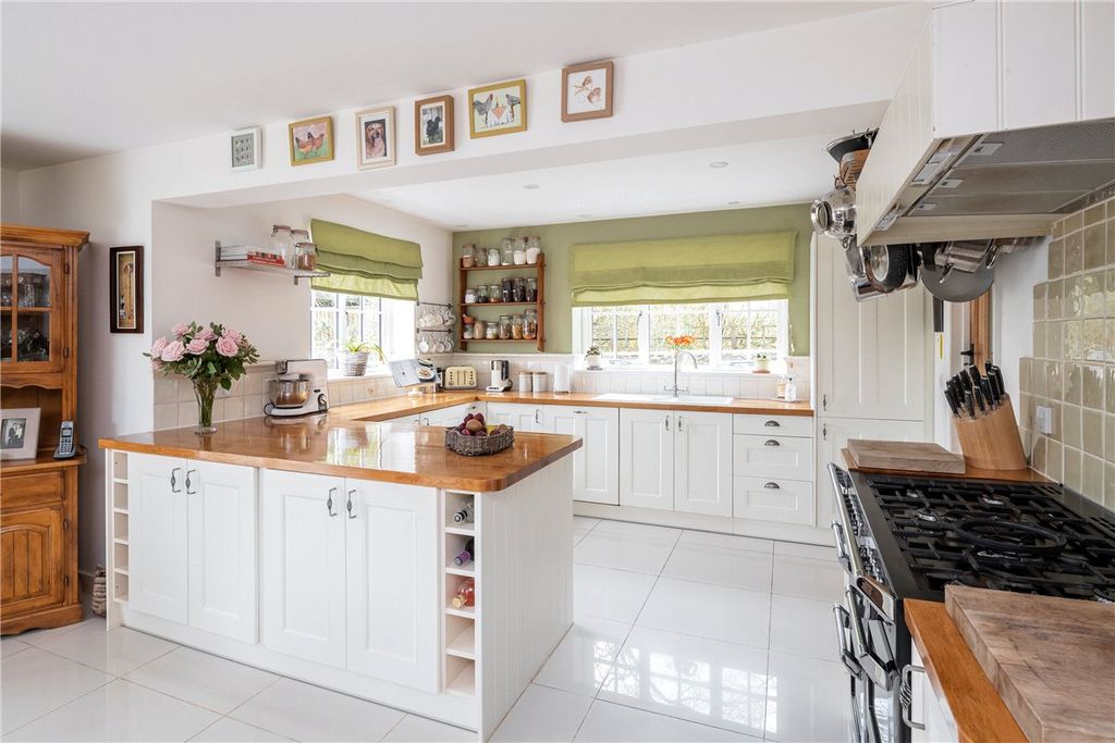 Property photo 3 of 19 Picture No. 04