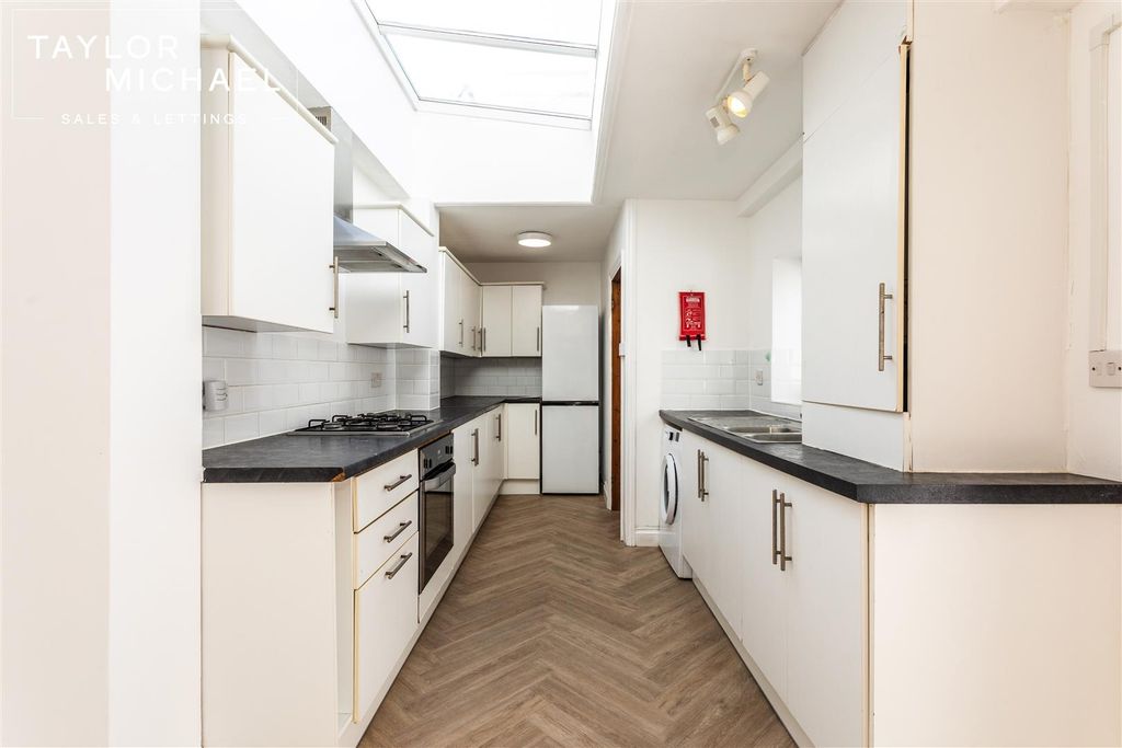 Property photo 1 of 40 Kitchen