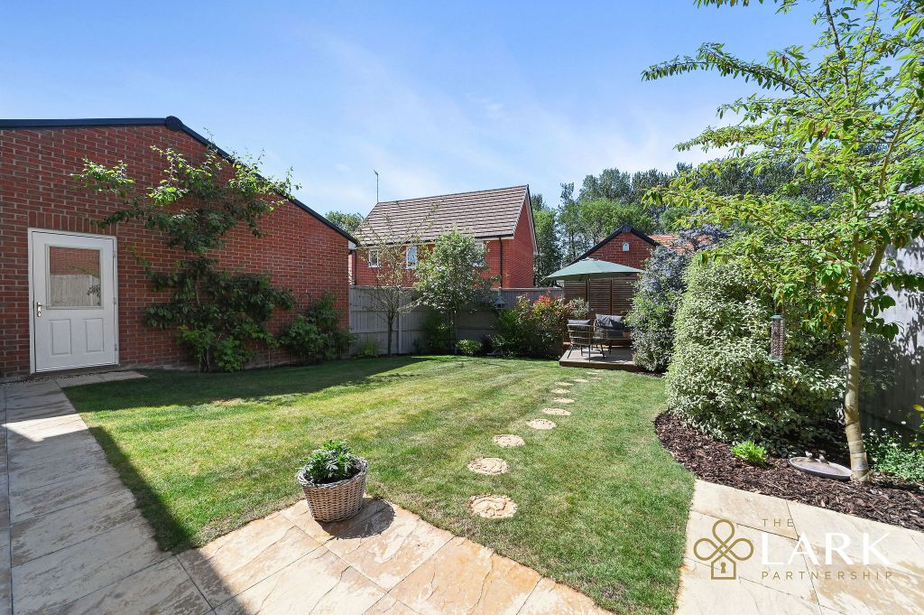 Property photo 2 of 21 Pt-Lark-5Bridgewalk-29
