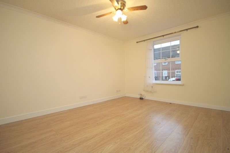 Property photo 2 of 9 Lounge