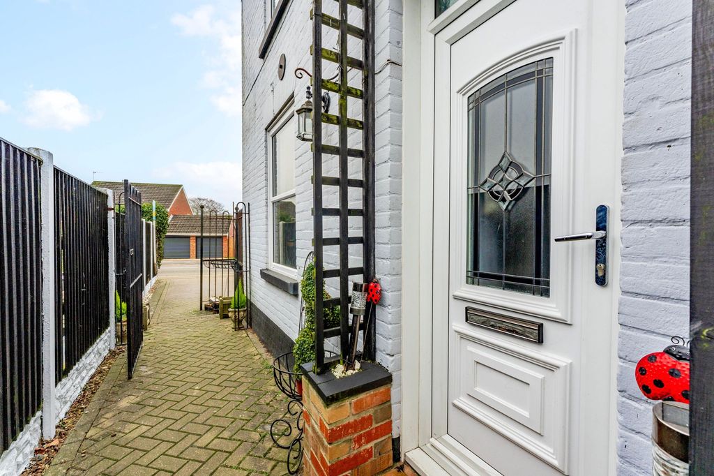 Property photo 2 of 19