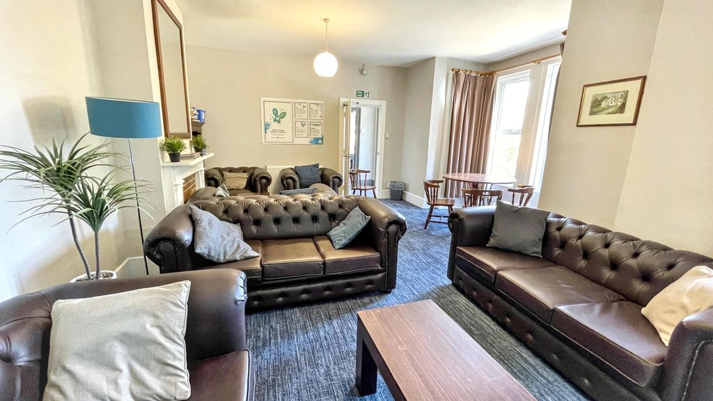 Property photo 3 of 23 20260814130704_20260814-Interior-18-Kzm0Mvmxsrdtgkbdjpeg_1Cxul.Jpg