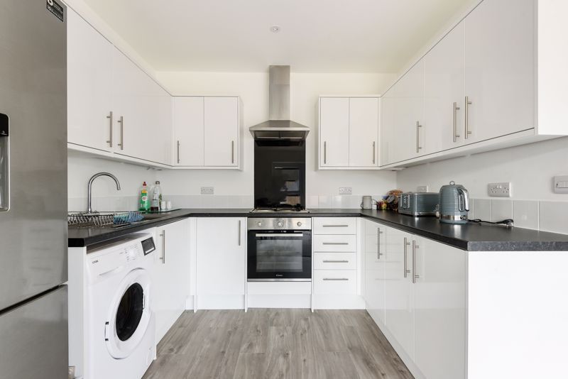 Property photo 2 of 11 Kitchen