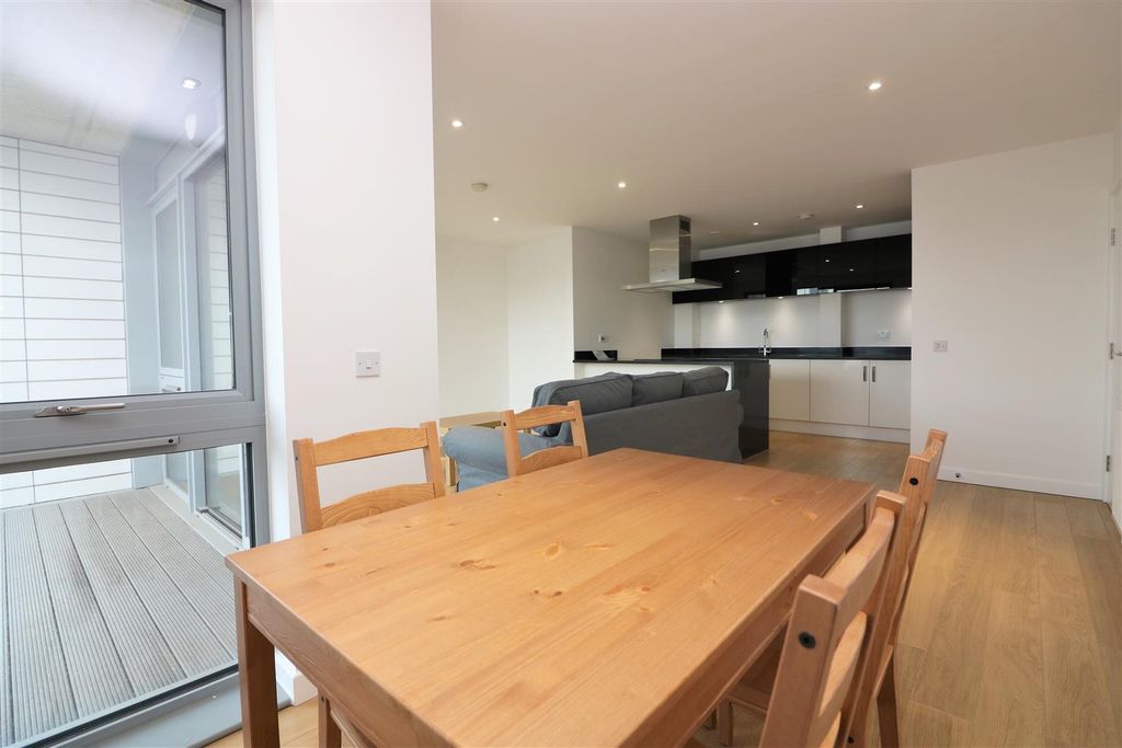 Property photo 3 of 6 Lucienne Court.Jpg