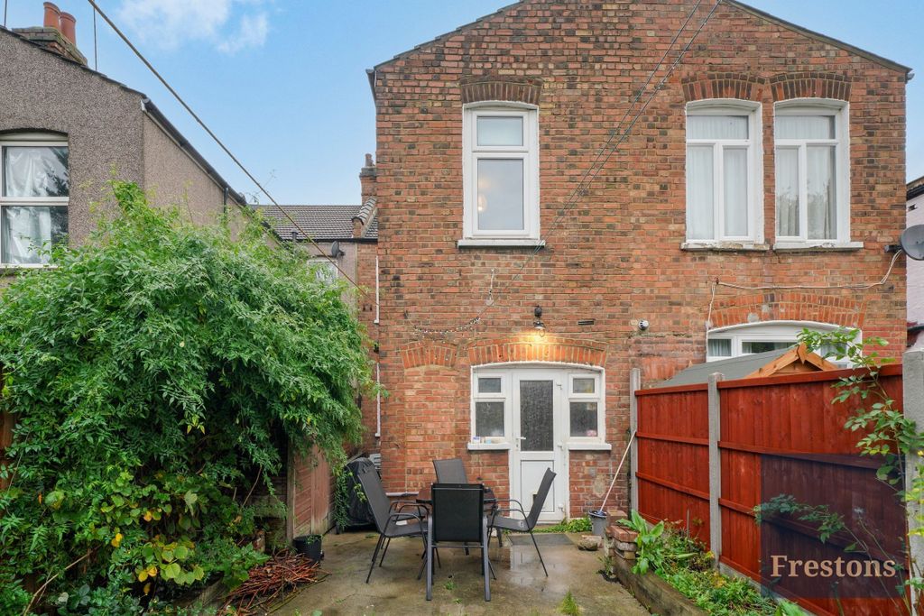 Property photo 3 of 15