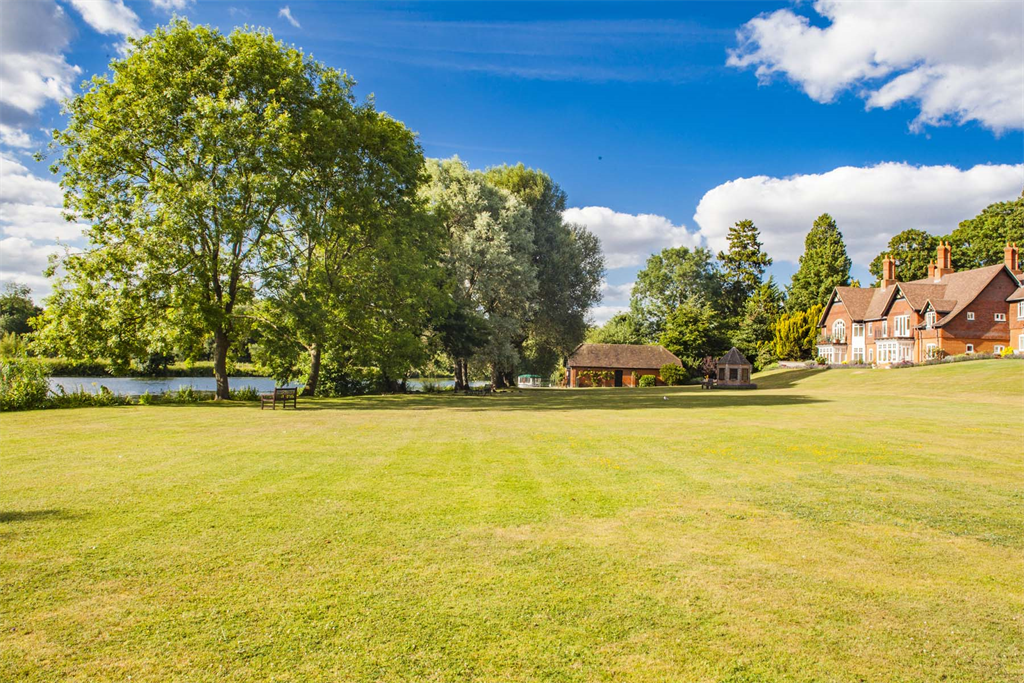 Property photo 2 of 10