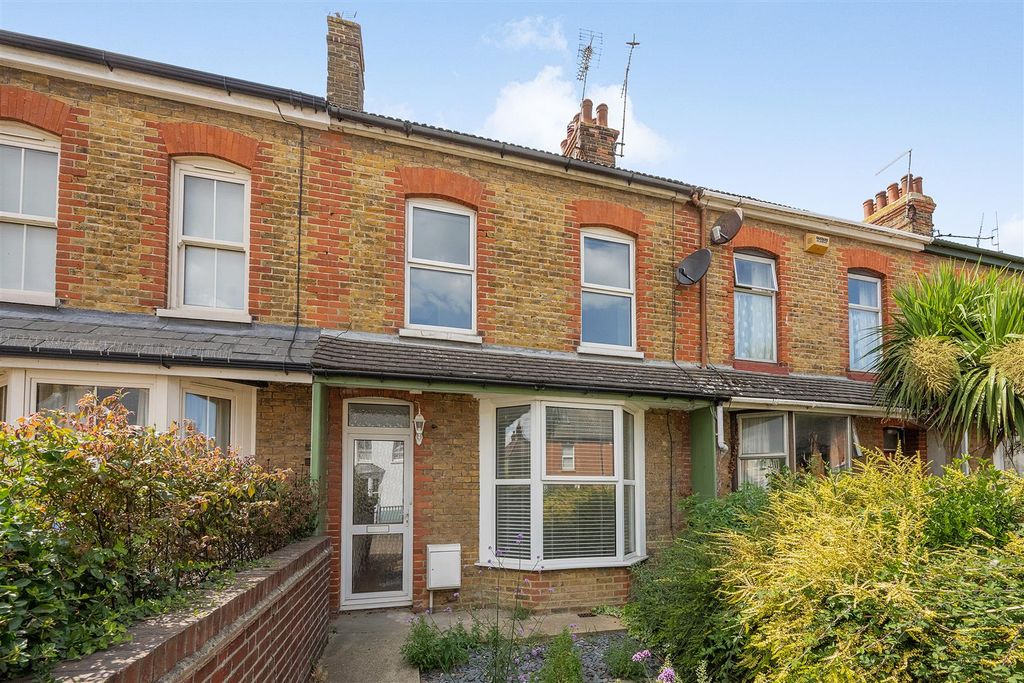 Property photo 1 of 13 Cromwell Road, Whitstable