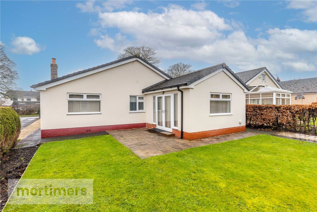 Property photo 2 of 21 Garden