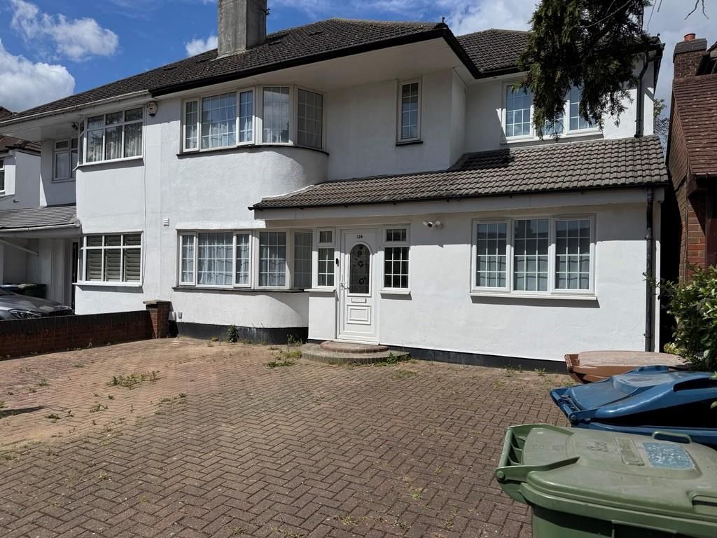 Property photo 1 of 11 External View