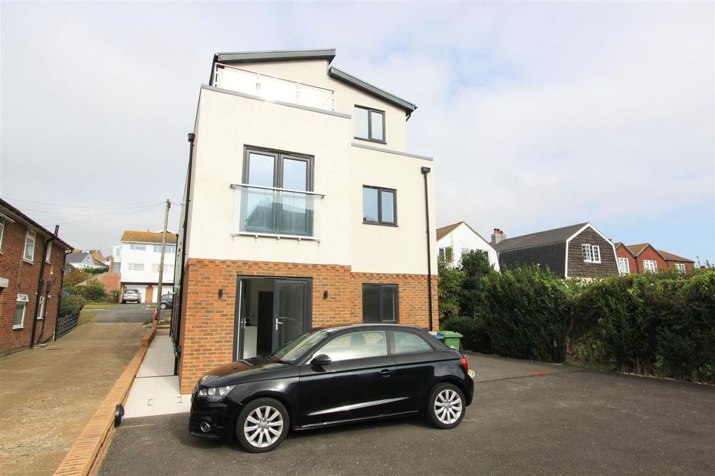 Property photo 1 of 16 22 Bannings Exterior 2.Jpg