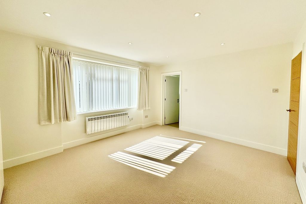 Additional image 22 of 4 bed flat for saleWestern Road, Branksome Park, Poole BH13