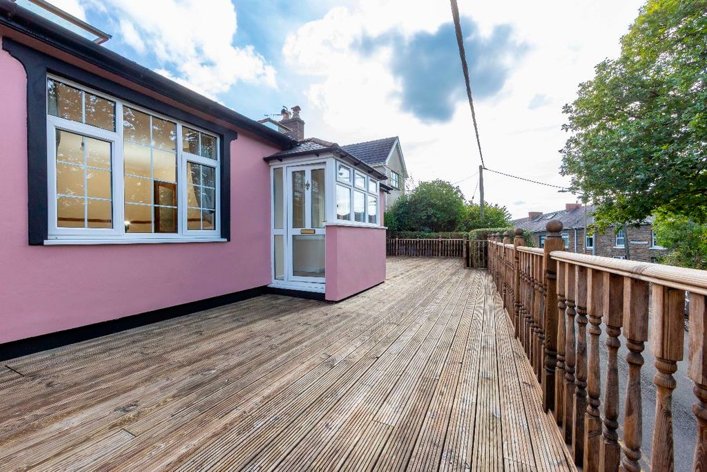 Property photo 2 of 37