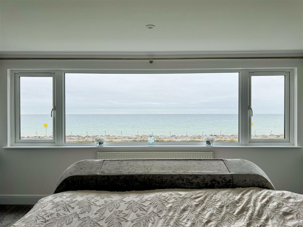 Property photo 2 of 41