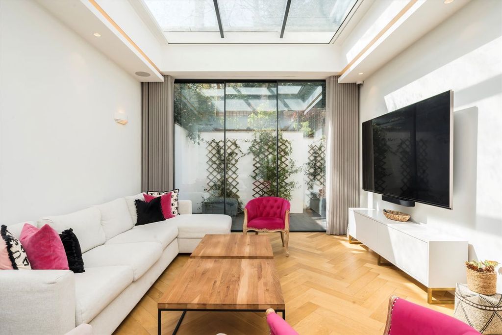 Property photo 3 of 6