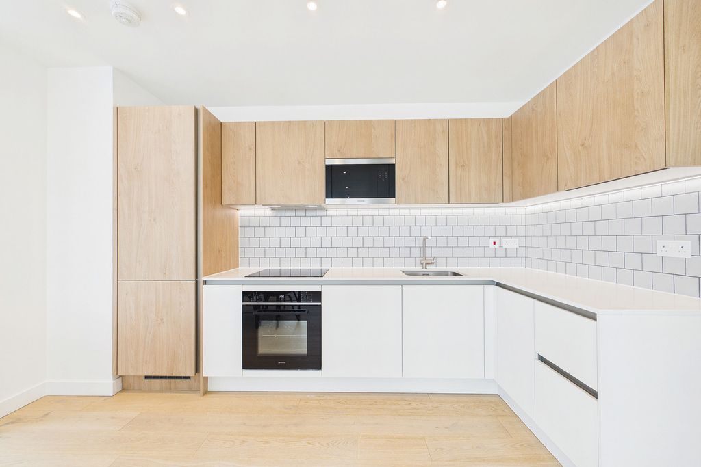 Property photo 2 of 29