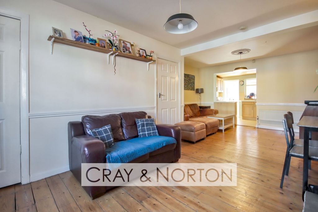 Property photo 3 of 13 Photo 7