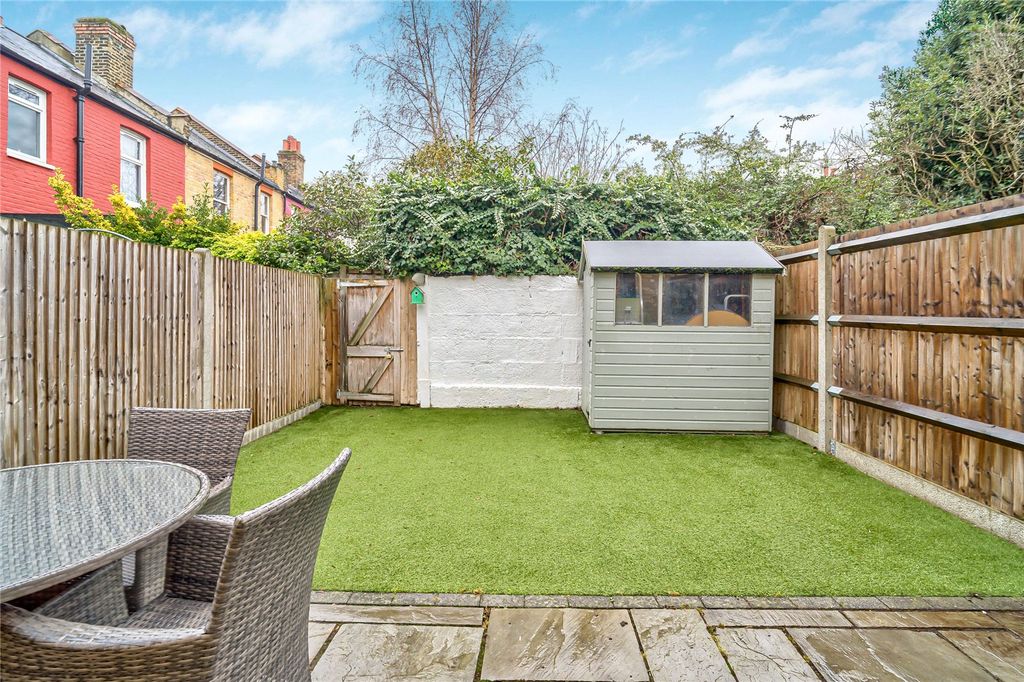 Property photo 3 of 16 Picture No. 10