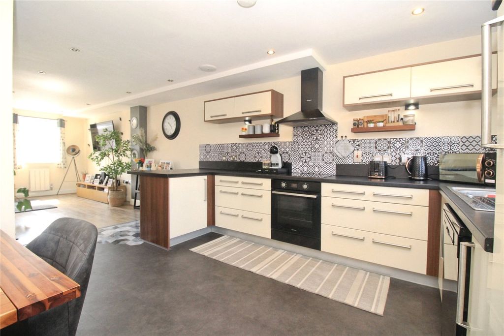 Property photo 3 of 19 Kitchen/Diner