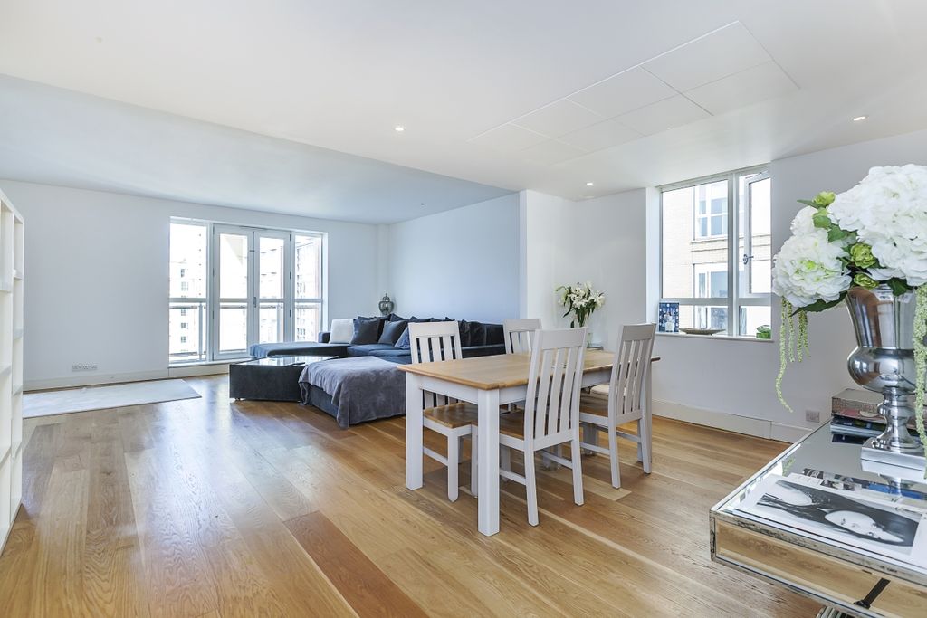 Property photo 3 of 13 Reception