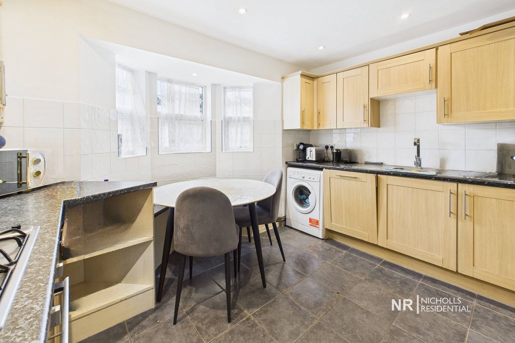 Property photo 2 of 8 Kitchen