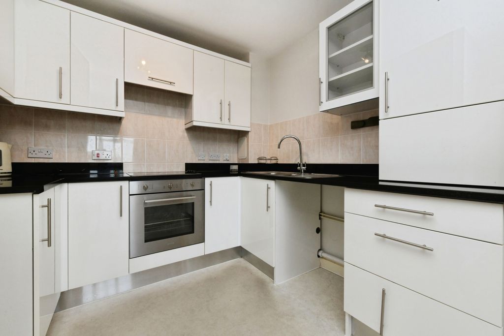 Property photo 2 of 14 Interior