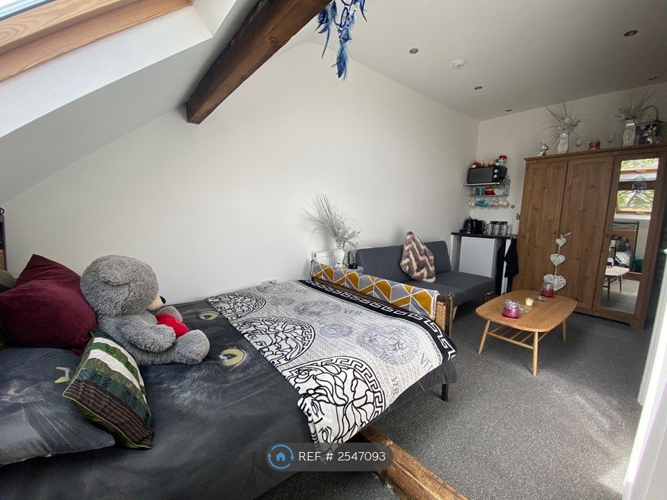 Property photo 3 of 6