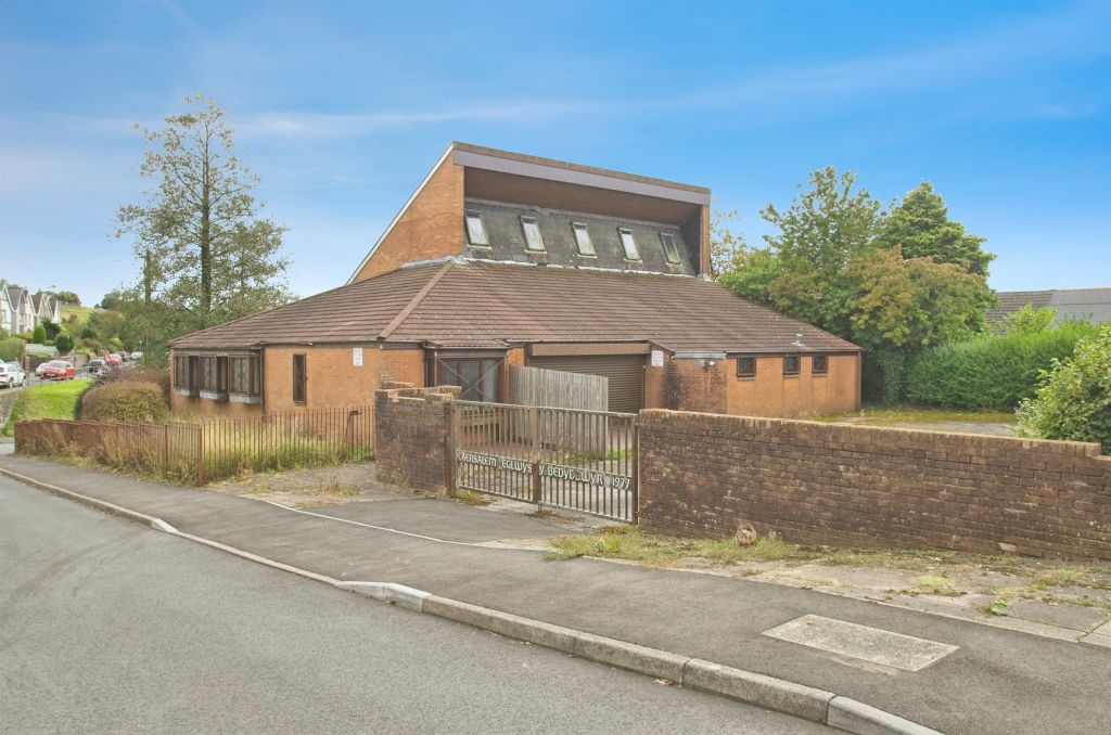 Property photo 1 of 17