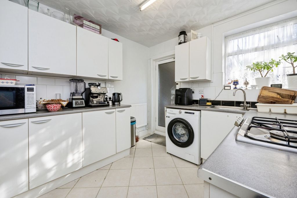Property photo 3 of 17 Photo
