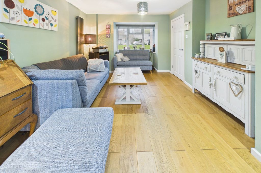 Property photo 3 of 19 Sitting Room