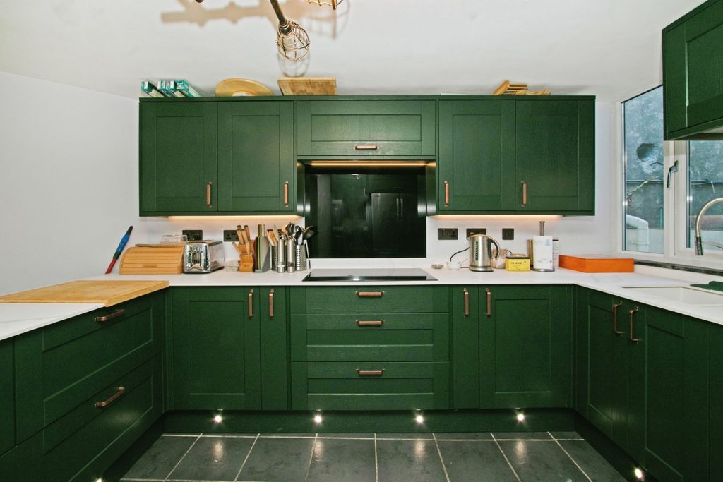 Property photo 1 of 23 Kitchen