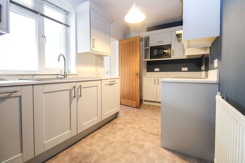 Property photo 2 of 11 Kitchen