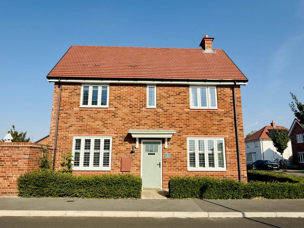 Property photo 2 of 27