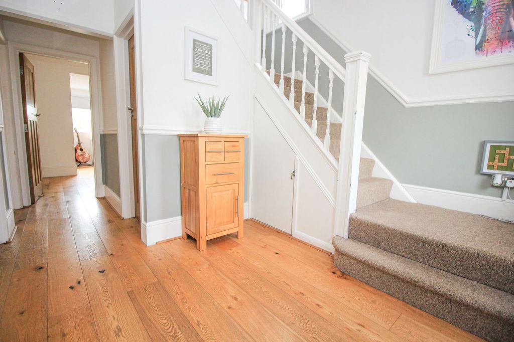 Property photo 2 of 24